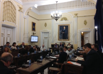 WhatsApp Image 2017 10 09 at 12.47.12 Luz verde al nuevo contrato de limpieza, con la abstención de todos los grupos de la oposición