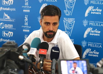 Alejandro Alcoba, técnico del Melilla BC.