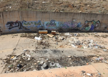 cauce sucio Melilla es la ciudad con más basura marina de España, según Guelaya