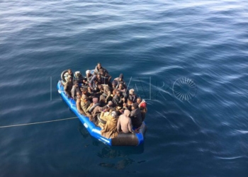 patera1 Marruecos evitó la salida de 248 emigrantes desde las costas del Rif en septiembre