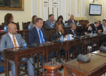 12 2 6 Aprueban el pago de facturas de 2,9 millones: el debate acaba en bronca entre el PP y CpM