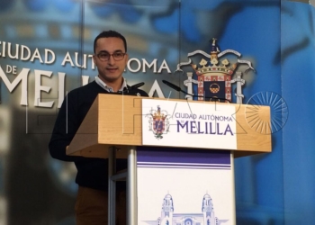 12 CpM critica a Imbroda por justificar las devoluciones con un “discurso del miedo”