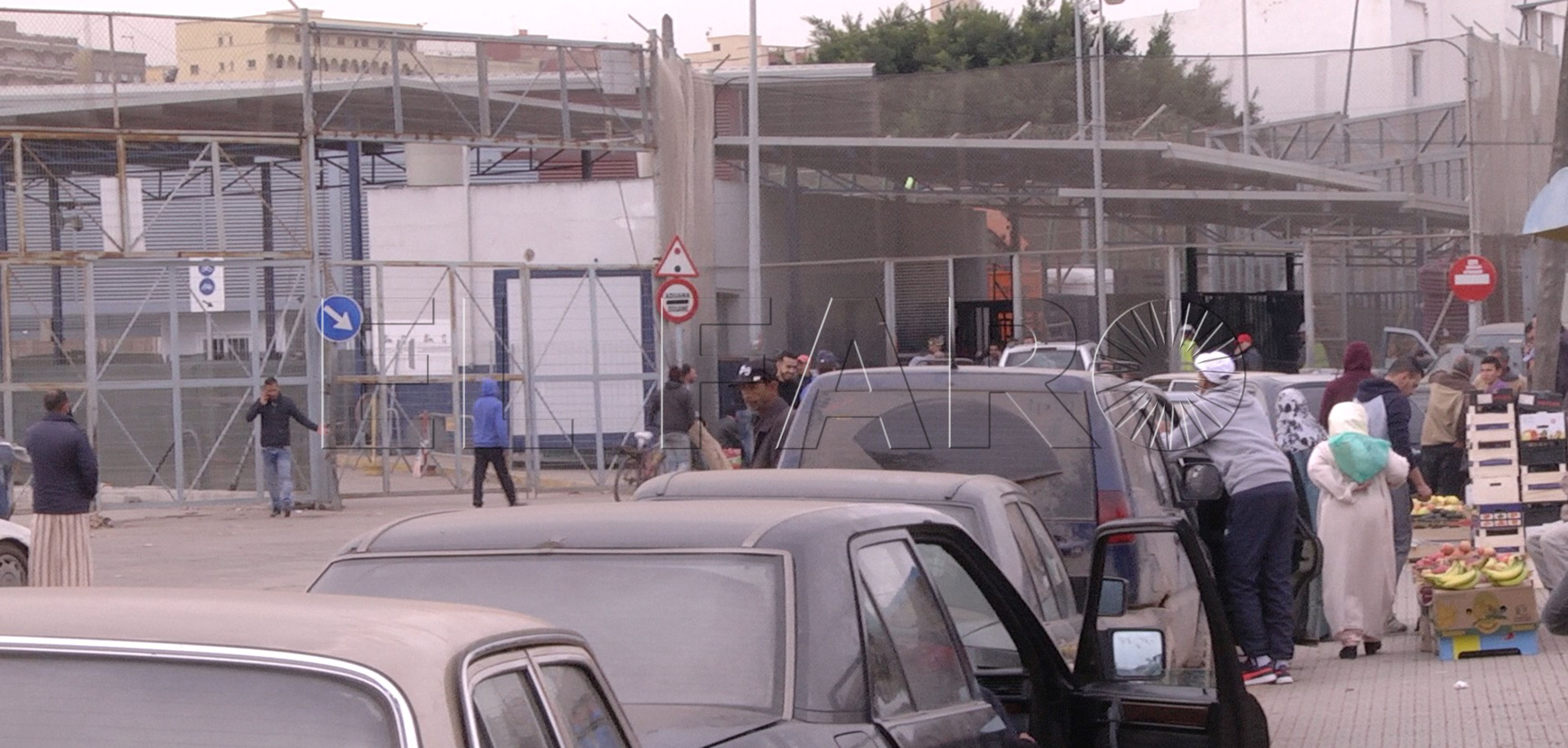 Unas 200 personas intentan salir de forma violenta por Farhana: hay cuatro detenidos