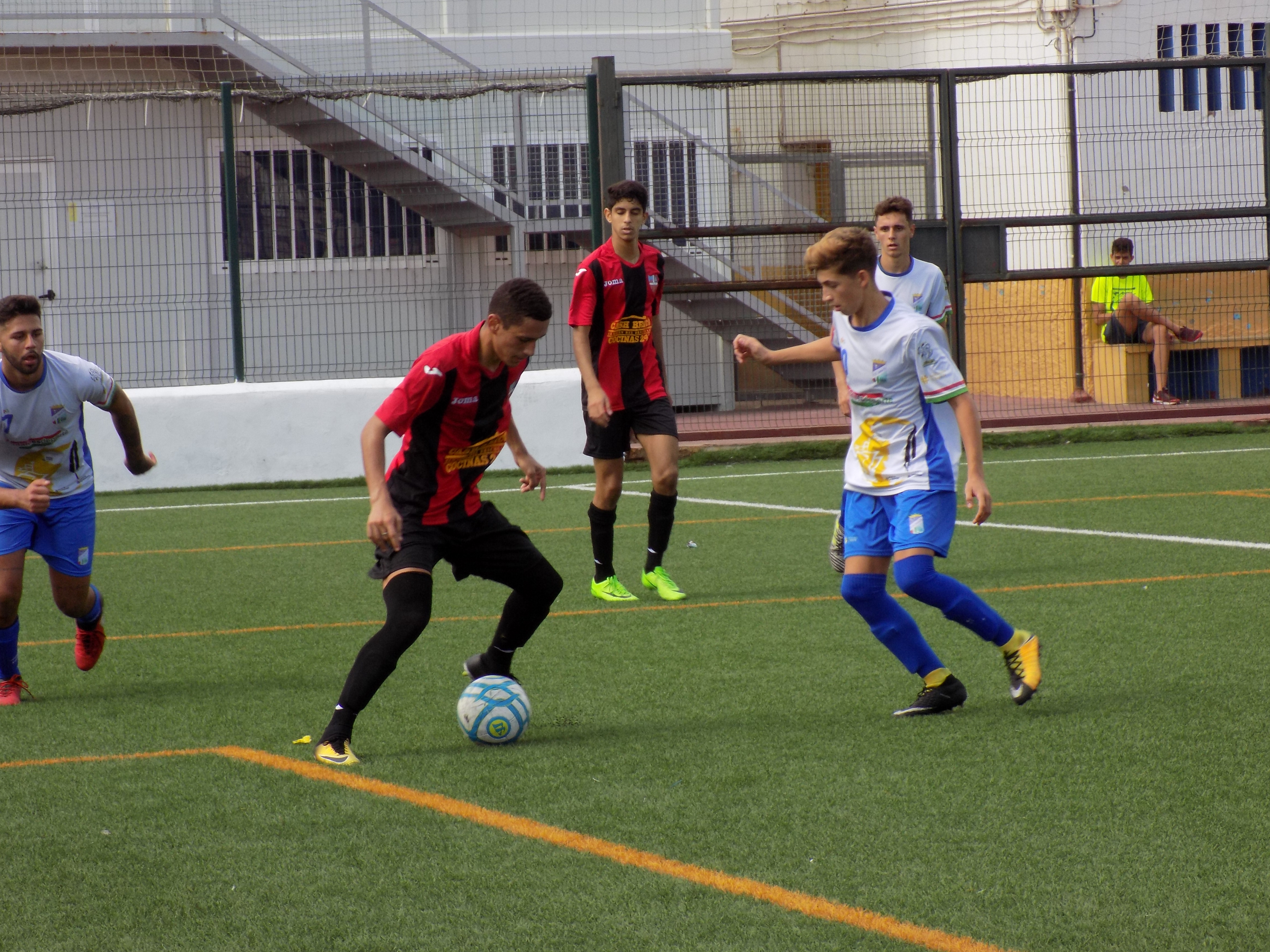 Una de cal y otra de arena para los juveniles locales