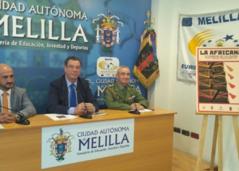 Momento de la presentación del cartel anunciador de la competición melillense.