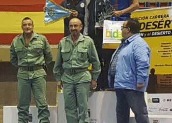 Ramón Canela, primero por la izquierda, en el pódium de La Desértica.