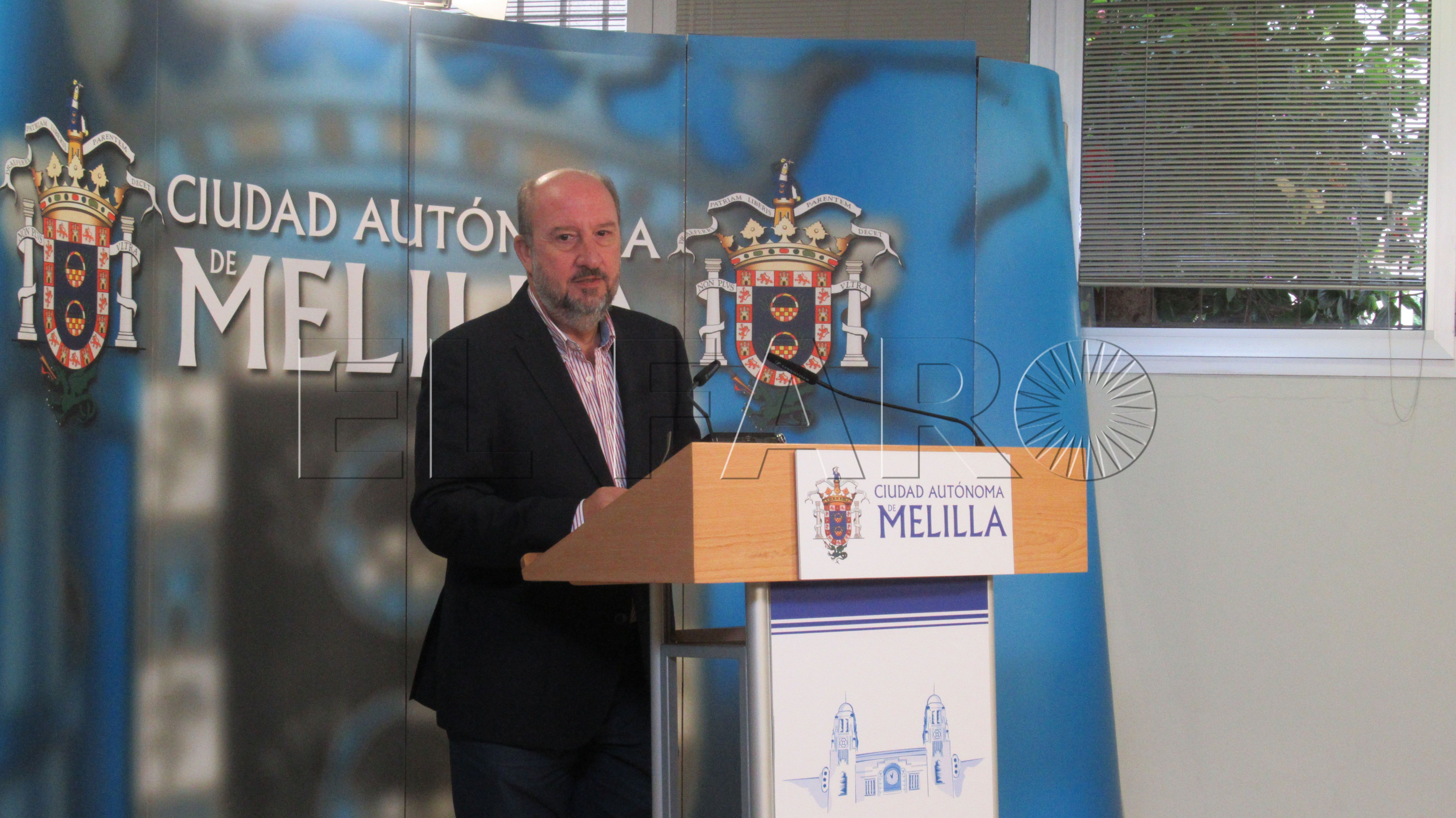 Quevedo destaca que la obra del carril bici será compatible con la media maratón de enero y el uso de playas