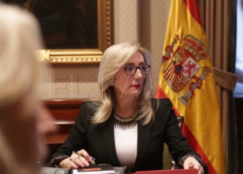 15 1 12 Dueñas resalta el compromiso del PP para equiparar el sueldo de los policías