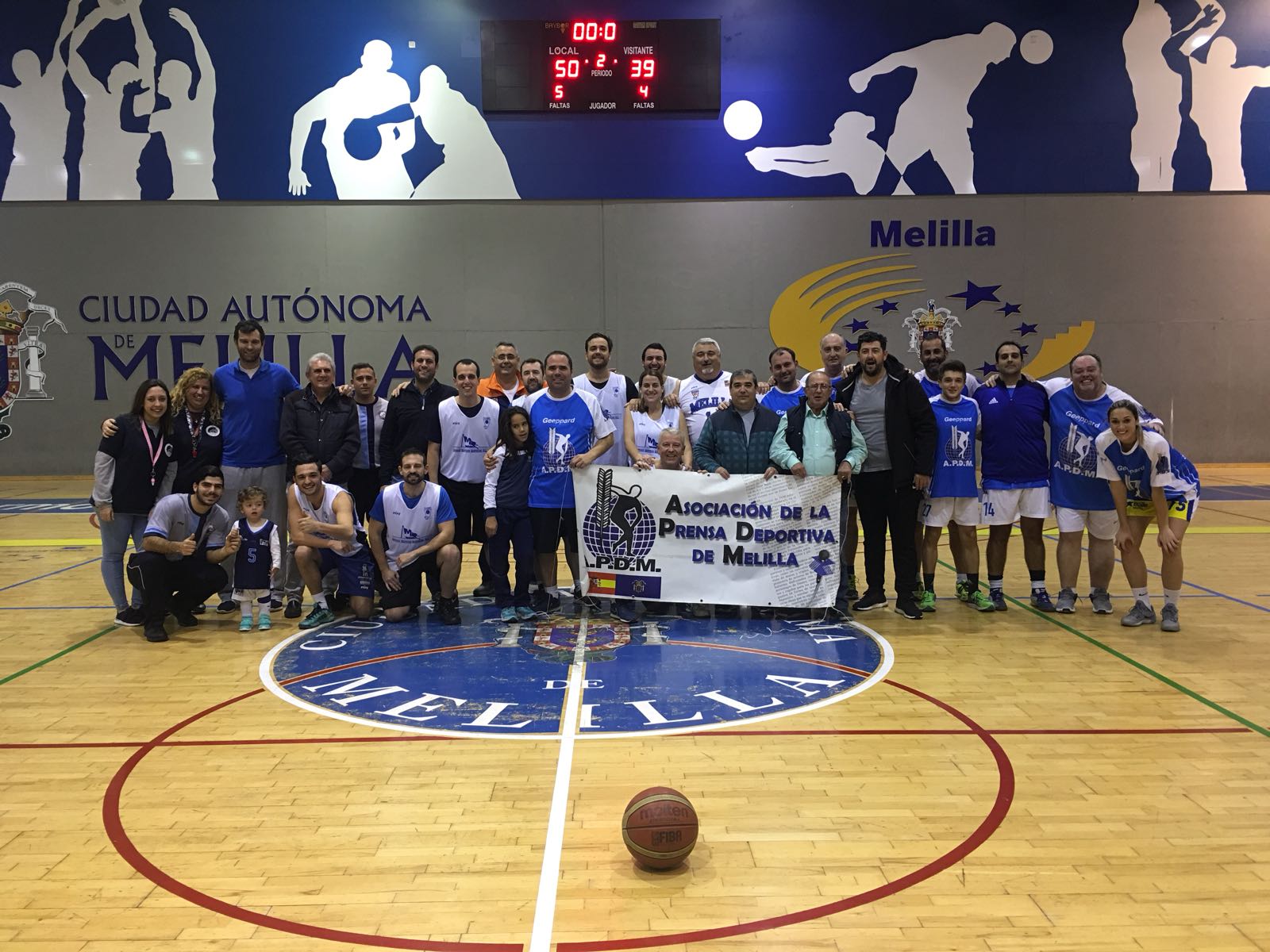 La APDM gana a la Federación el partido de baloncesto de Navidad