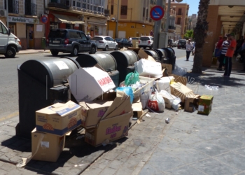 7 1 La limpieza del barrio debe planificarse mejor y evitar la recogida en hora comercial