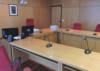 8 1 5 Usan un cuchillo y un mango de hierro para robar y les piden 5 años de cárcel