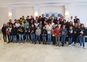 FOTO FAMILIA PREMIADOS 2 La Territorial premia a los mejores