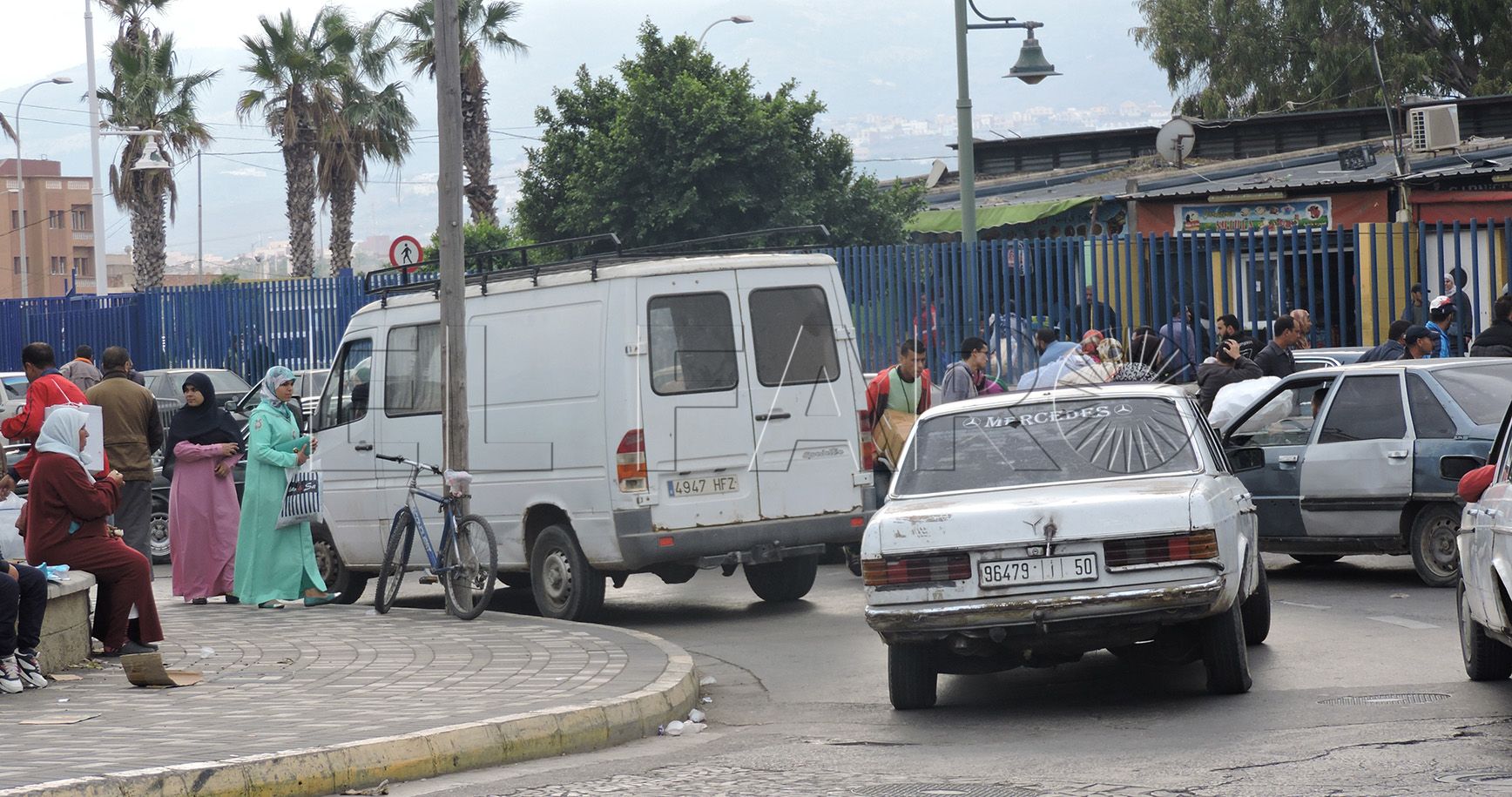 Un joven sufre cortes leves tras autolesionarse durante una pelea entre menores extranjeros