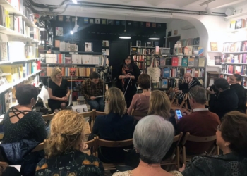 19 2 La escritora melillense Elena Fernández presenta su último poemario en Madrid