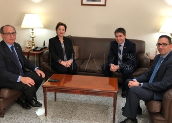 21 04 Barkani se reúne con los directores saliente y entrante del aeropuerto