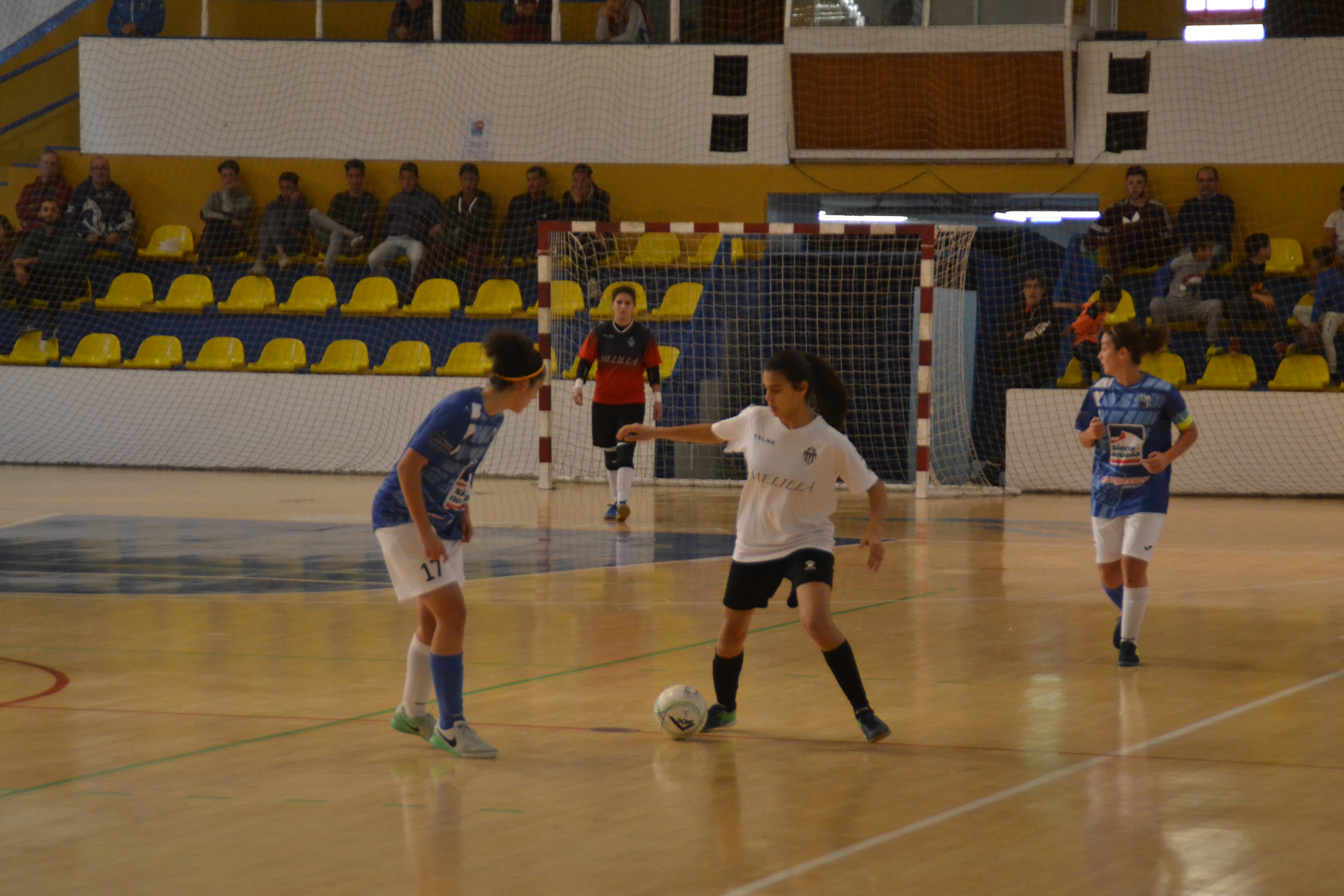 Al Torreblanca le matan las contras locales