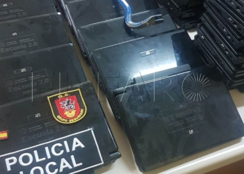 6 01 Detenidos dos menores por el robo de 30 portátiles en el Anselmo Pardo