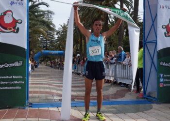 DSC01416 Soufiane Bouhaddach y Hasna Aich, vencedores de la V San Silvestre 2017