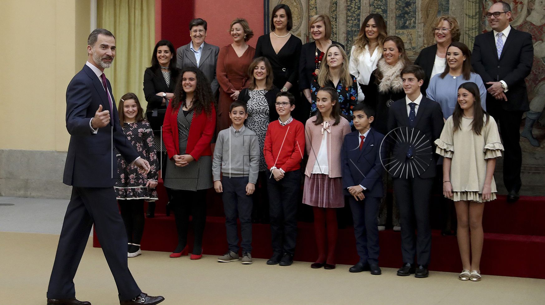Felipe VI recibe a los ganadores del concurso ‘¿Qué es un Rey para ti?’
