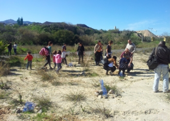 20140208 113754 Guelaya organiza hoy una actividad de plantación en la zona de Sidi Guariach