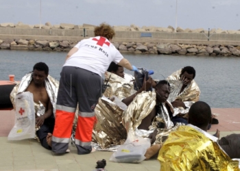 9 1 18 Llega a Melilla una patera con 12 inmigrantes, entre ellos una embarazada