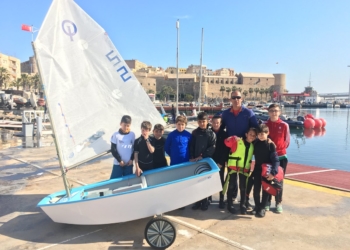 DWT3pJ0WkAA9Xod Andrés Sarriá se lleva el título de campeón de Optimist 2018 de Melilla