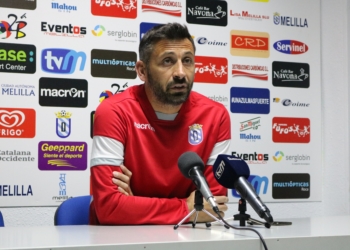 El técnico melillense, en la rueda de prensa oficial del escuadra de la UD Melilla.