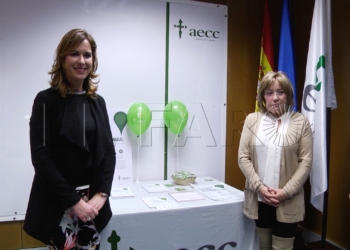 cancer La AECC ofrece pelucas y prótesis mamarias a enfermos de cáncer