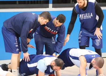 Componentes de la expedición melillense, en cada uno de los ejercicios realizados en pista.
