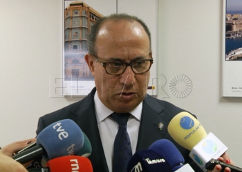 12 1 3 Delegación contabilizará las personas y vehículos que cruzan cada día la frontera