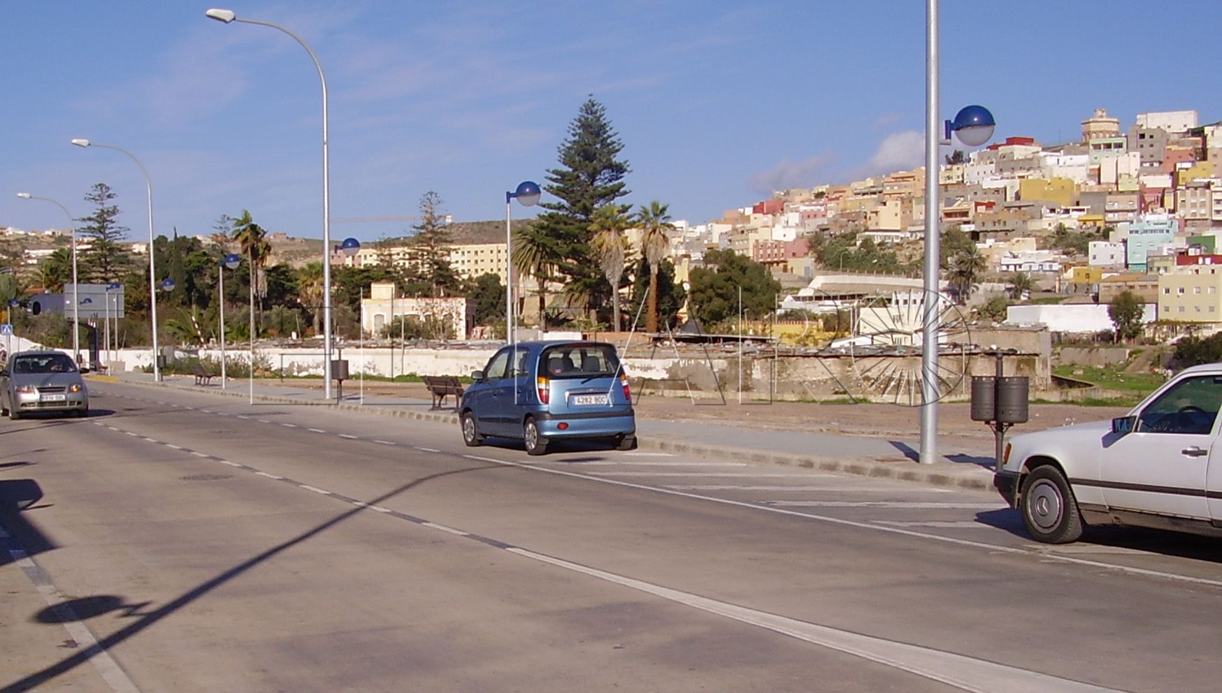 Detienen a dos individuos por forzar un coche y sustraer el equipo de música