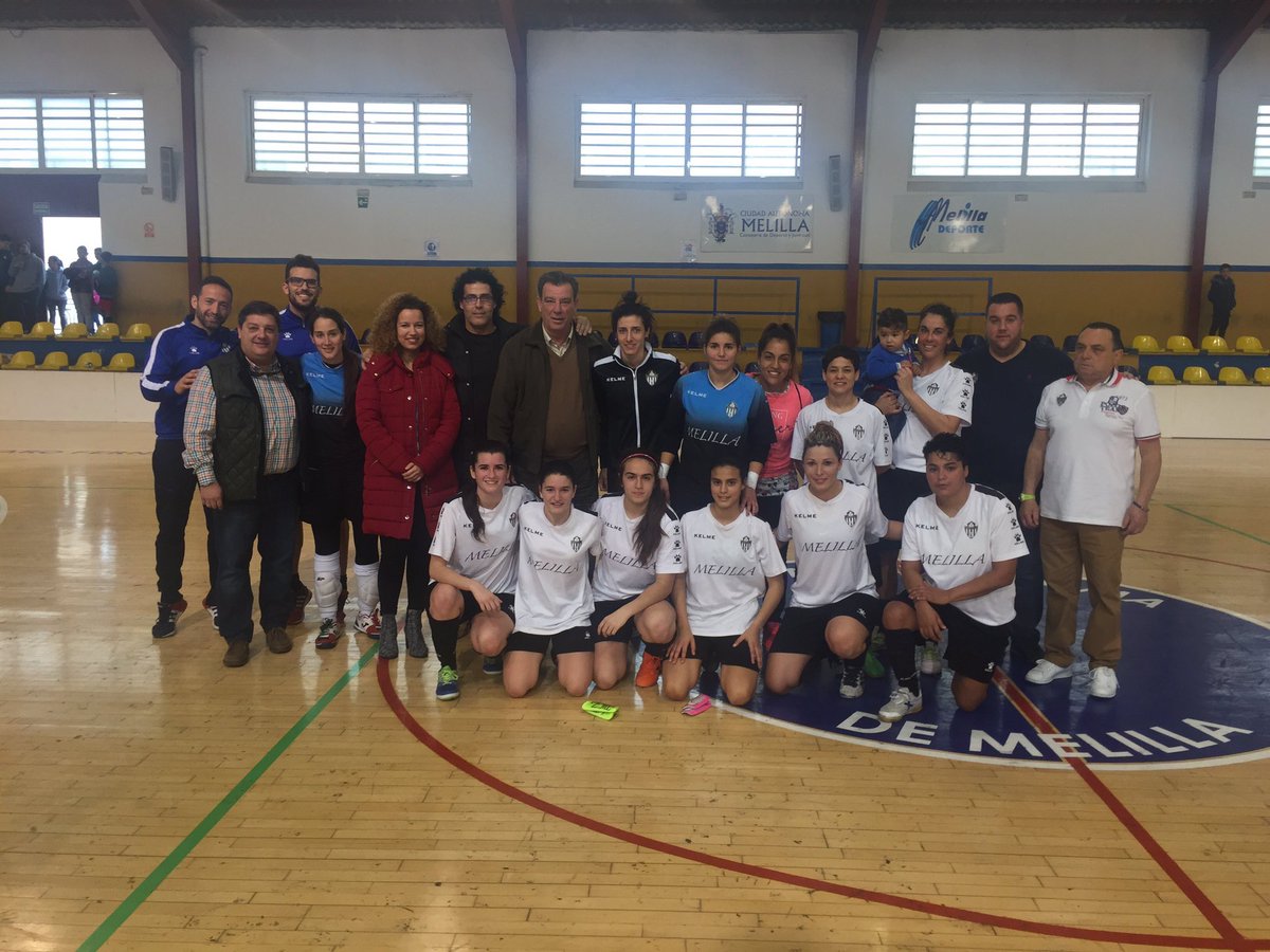 Victoria del Torreblanca frente al colista de su grupo