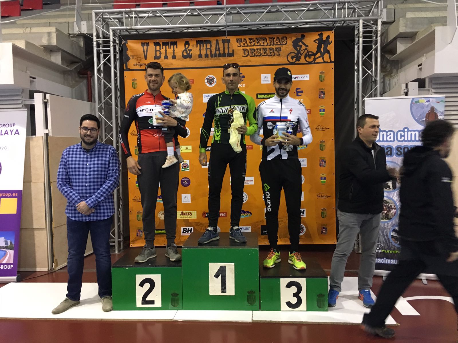 Santi Montoya se alza con el triunfo en Almería
