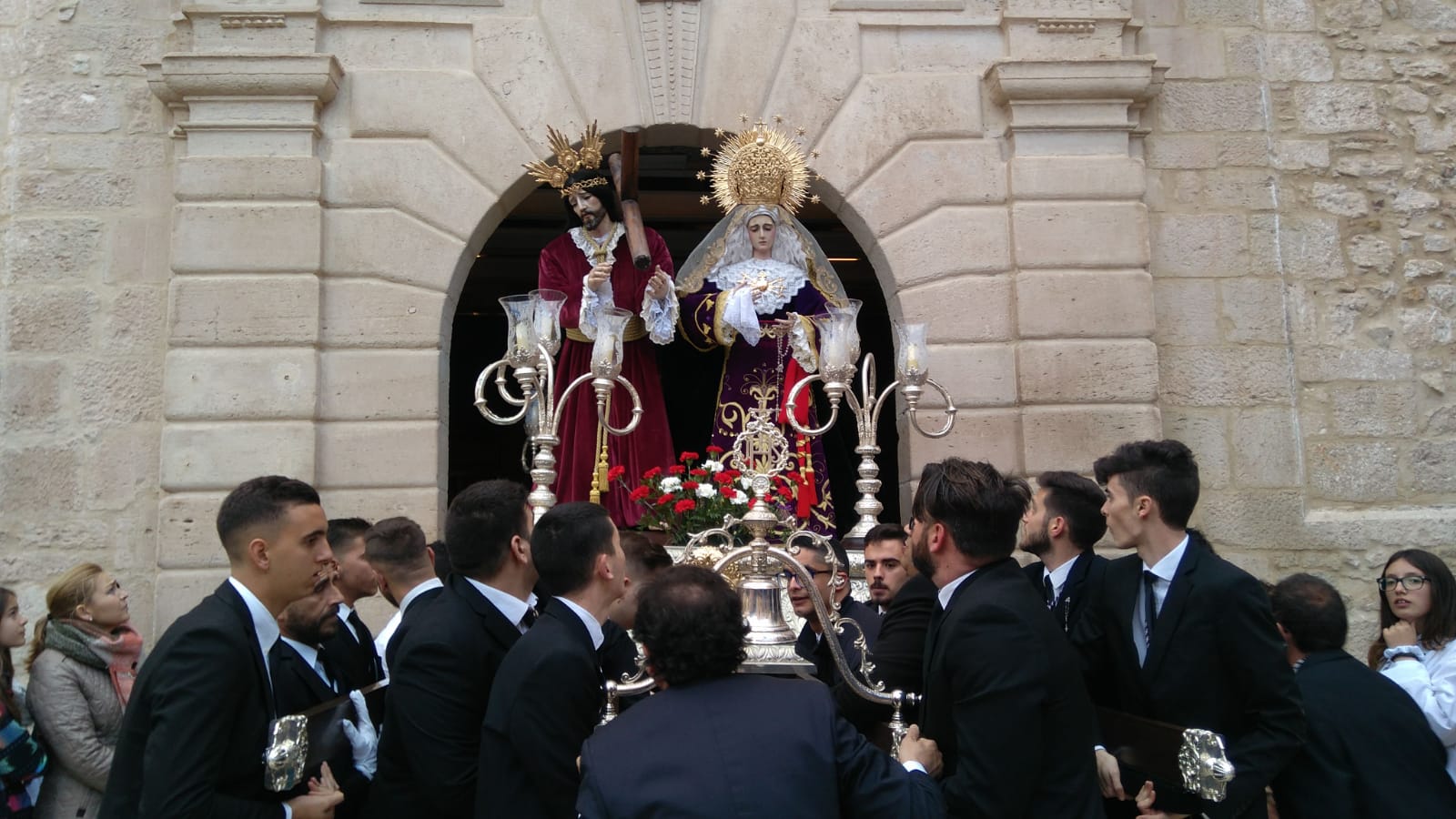 La Cofradía del Nazareno traslada sus imágenes