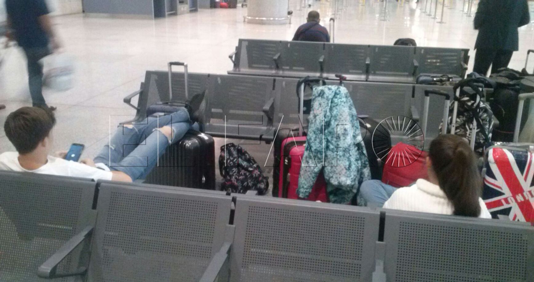 Cuatro nuevas cancelaciones de vuelos y un desvío afectan a cerca de 300 pasajeros