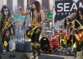 17 1 3 Kiss a todo volumen