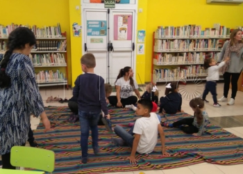 18 2 1 Unos 15 ‘peques’ participan en la actividad artística de Oxígeno Laboratorio Cultural