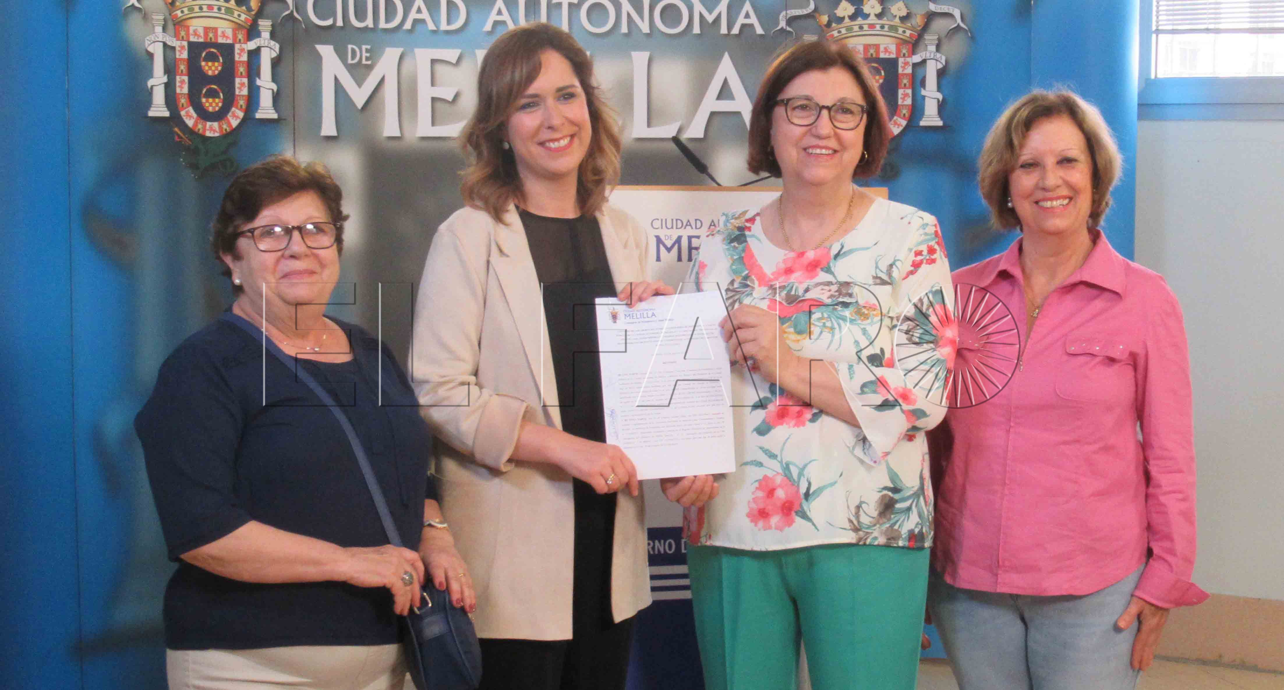 Presidencia firma un convenio con la entidad Amas de Casa por 10.000€