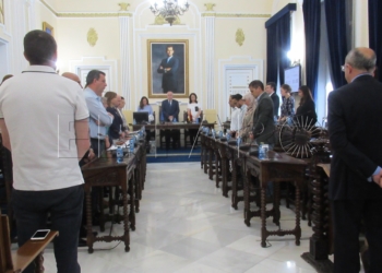1 1 18 El Pleno baja el IPSI al calzado y el textil y actualiza el del cemento y ropa usada