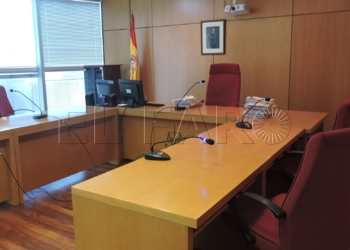 13 1 5 Le reclaman un año de cárcel por violar el alejamiento al convivir con su marido