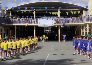 16 01 3 La Salle se viste de azul y amarillo
