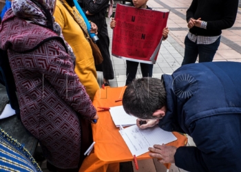 16 1 Prodein entregará las 100.000 firmas por los menores sin escolarizar en la Fiscalía