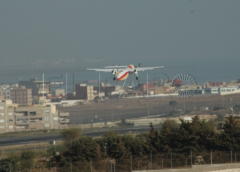 9 01 1 Una avería en un avión obliga a cancelar dos vuelos entre Melilla y Málaga, afectando a 106 pasajeros