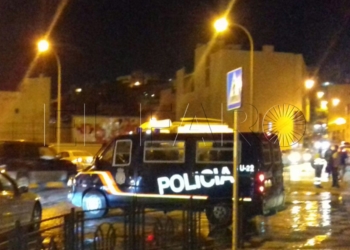 9 01 3 Hallado un vehículo con un impacto de bala que podría haber sido dañado en el supuesto tiroteo en la Plaza de la Mezquita
