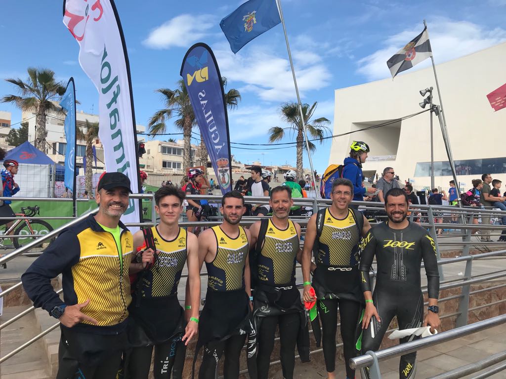 Los clubes melillenses participan en el Nacional por relevos sprint
