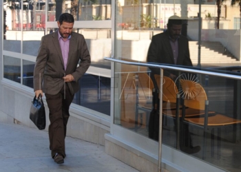 Mustafa Aberchán llega a los juzgados por el caso Voto por correo.JPG La defensa de Aberchán tilda de “perversa” la investigación del caso ‘Voto por correo’