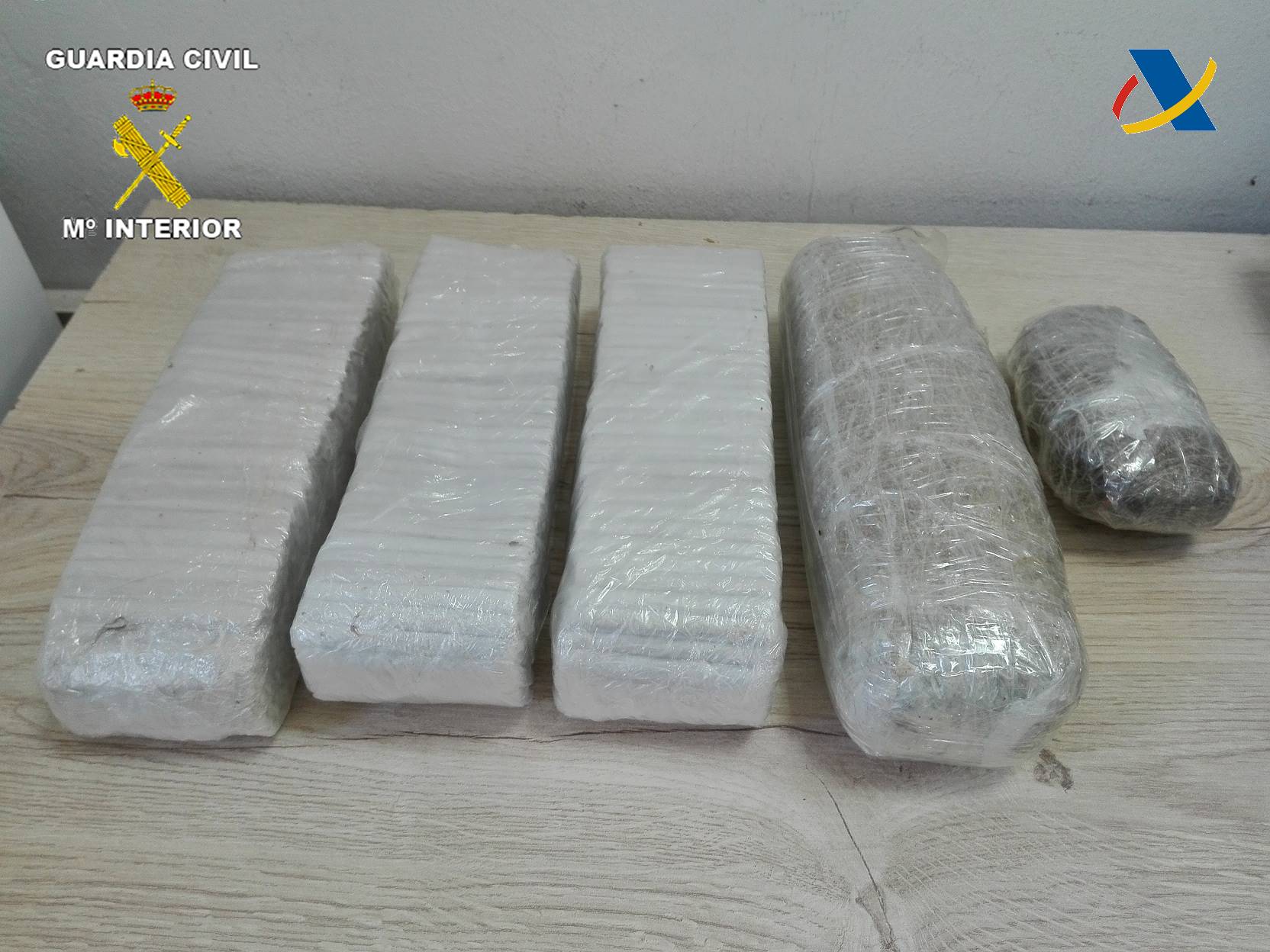 Detenida en Farhana con 760 cigarros de kifi ocultos en el bolso