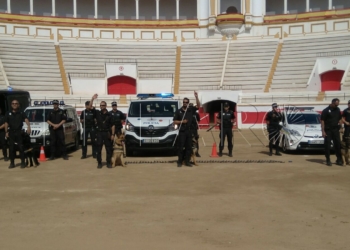 WhatsApp Image 2018 05 10 at 10.58.07 2 Más de 2.300 niños disfrutan de la exhibición de la Policía Local en la Plaza de Toros