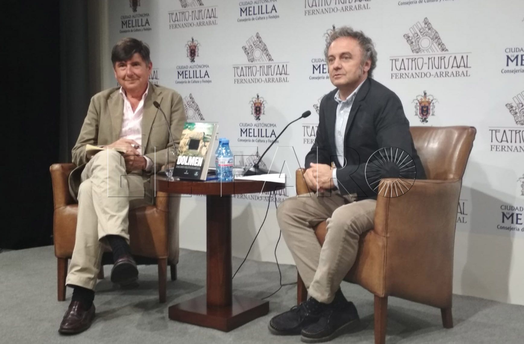 El exministro de Trabajo Manuel Pimentel presenta su novela ‘Dolmen’ en la Feria del Libro de Melilla