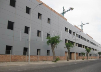 14 1 Podemos, IU y Equo piden el aumento del personal sanitario público en Melilla